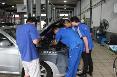 聯(lián)合走訪實踐點 不畏酷暑進車間，探索汽車銷售新路徑